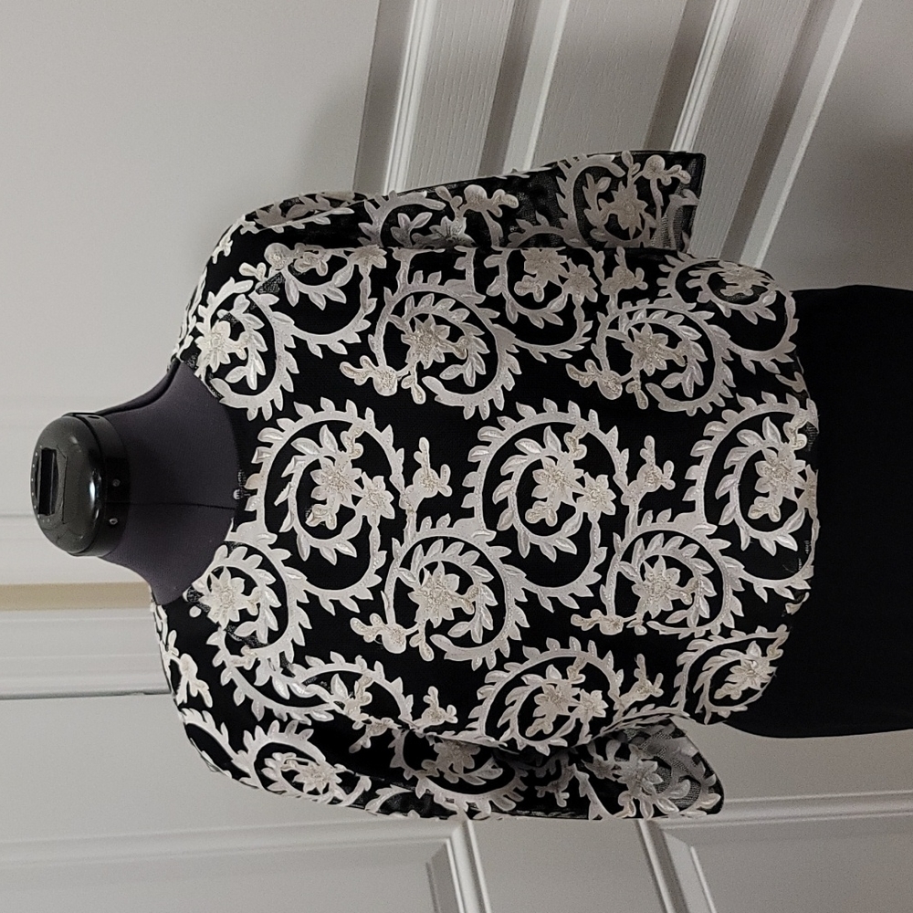 C&M collection womens size 46 black and white top